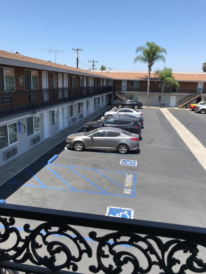 Castaway Motel Orange Exterior photo