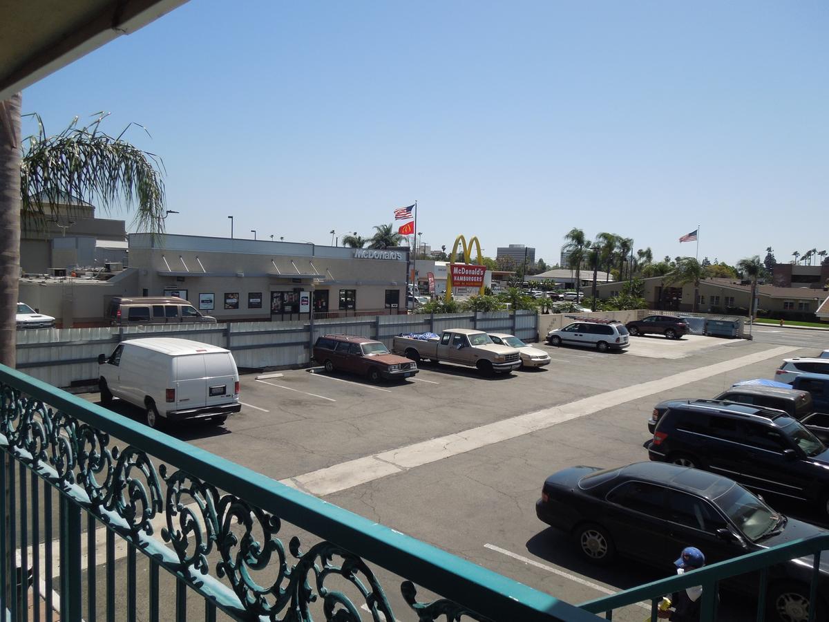 Castaway Motel Orange Exterior photo