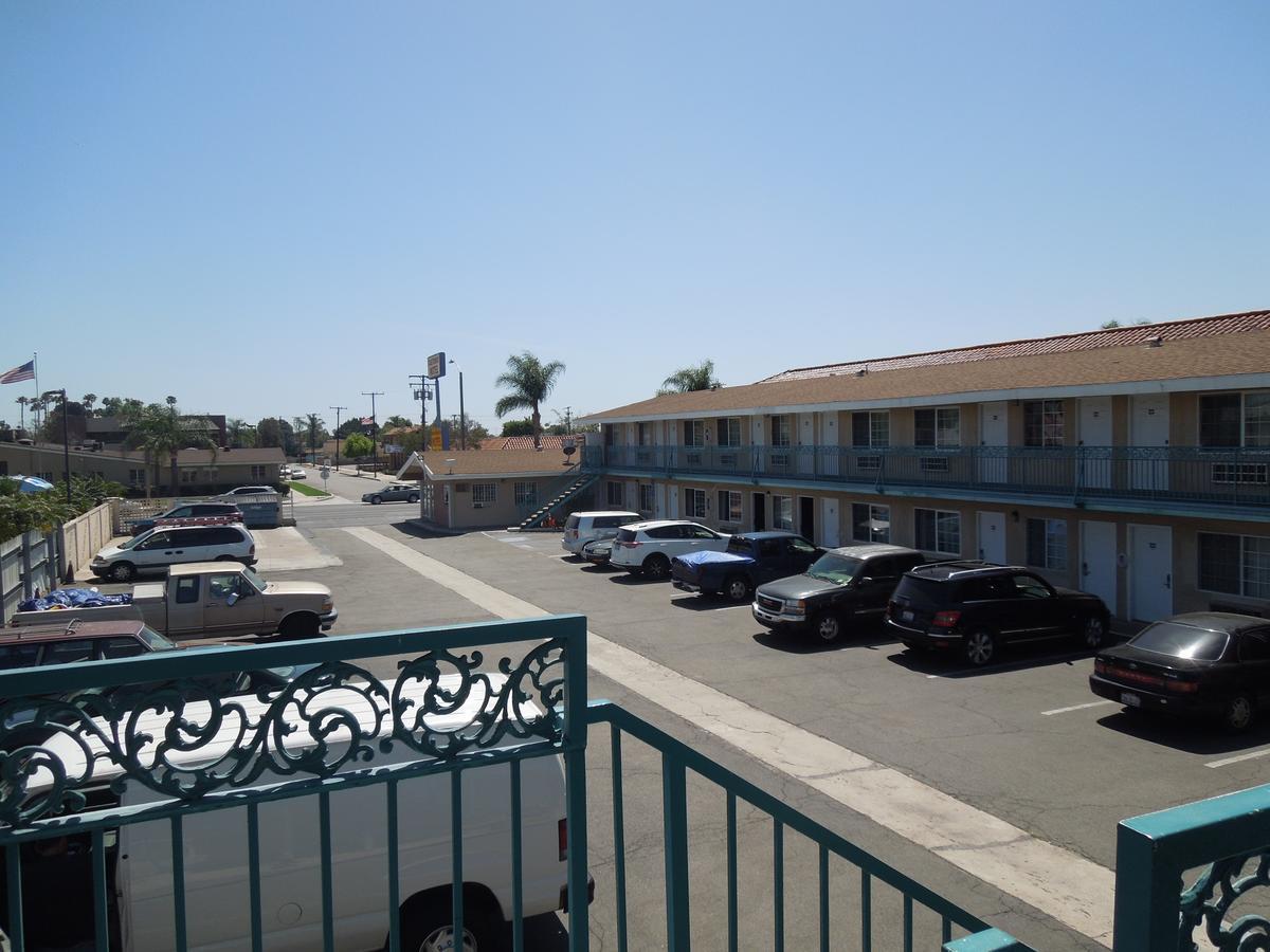 Castaway Motel Orange Exterior photo